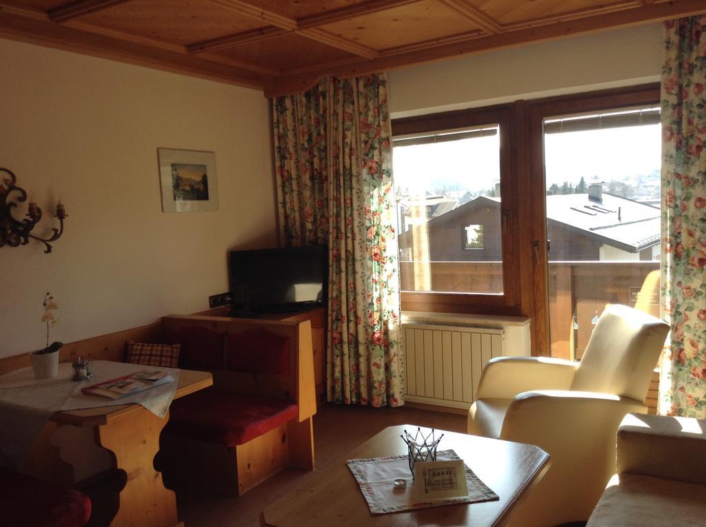 Hotel Garni Almhof เซเฟลด์ อิน ทิโรล ภายนอก รูปภาพ